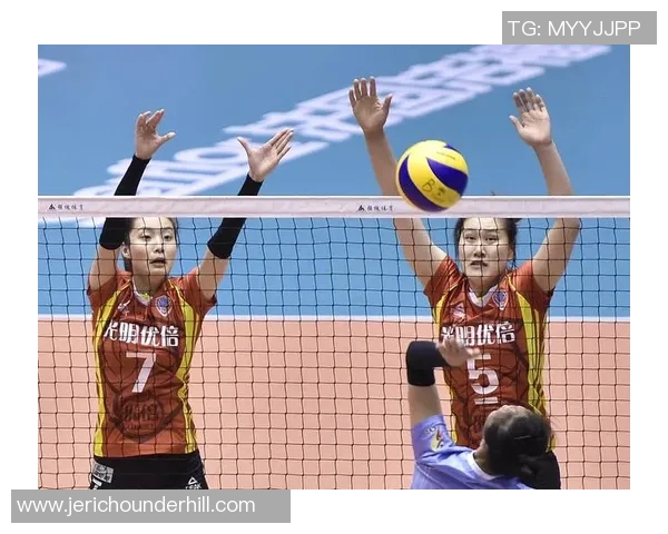 上海排球队的蜕变之旅探索城市联赛中的新机遇与挑战 上海排球队的蜕变之旅探索城市联赛中的新机遇与挑战