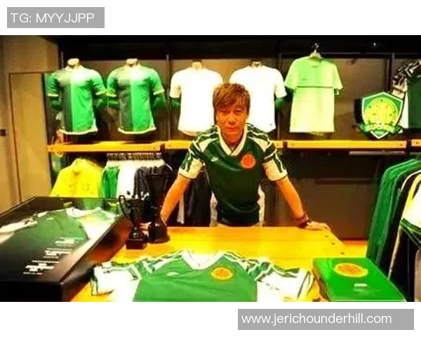 夹包的足球明星如何在赛场上展现独特风采与个人魅力