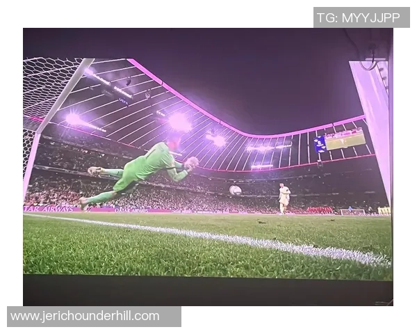 紫色足球明星的魅力与成就揭秘及其精彩瞬间图片欣赏 紫色足球明星的魅力与成就揭秘及其精彩瞬间图片欣赏