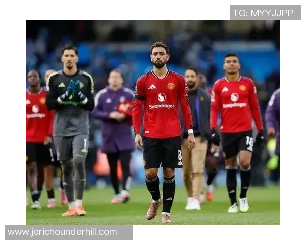 美国足球明星加盟曼联引发全球关注与期待的热潮