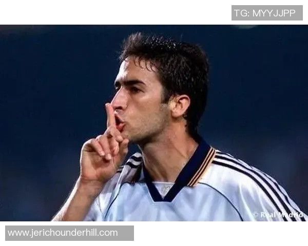 足球明星劳尔与妻子的甜蜜瞬间美图分享与生活点滴回顾 足球明星劳尔与妻子的甜蜜瞬间美图分享与生活点滴回顾