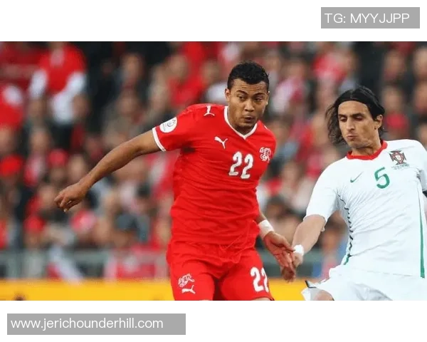 足球明星私下时刻的便装合影展现他们真实的一面与生活风格 足球明星私下时刻的便装合影展现他们真实的一面与生活风格